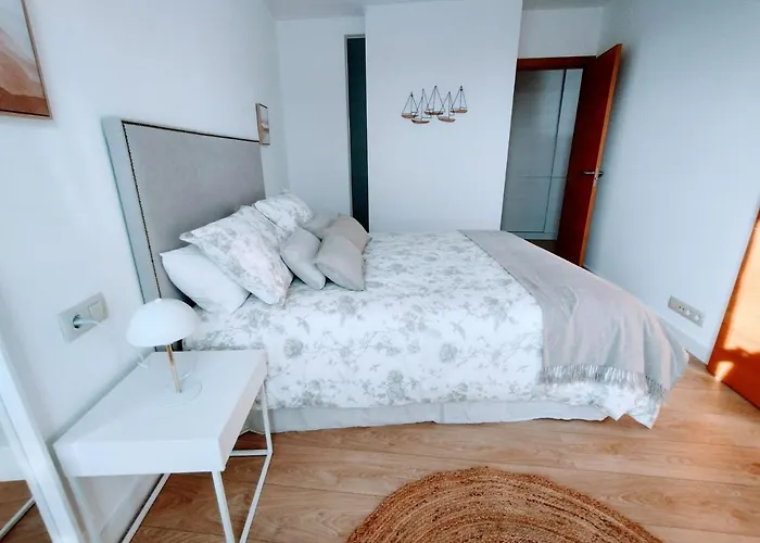 En Con Piscina アパート